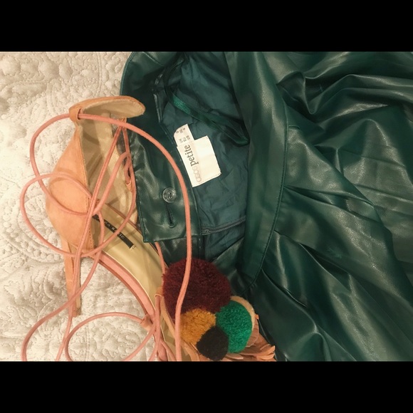 ASOS Green Pleated Faux Leather Mini Skirt - Picture 3 of 4